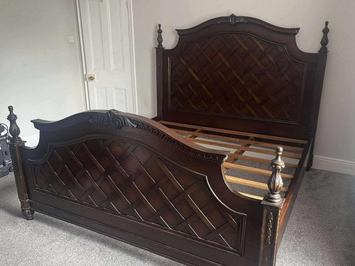 Stunning oak carved dark wood - oak,