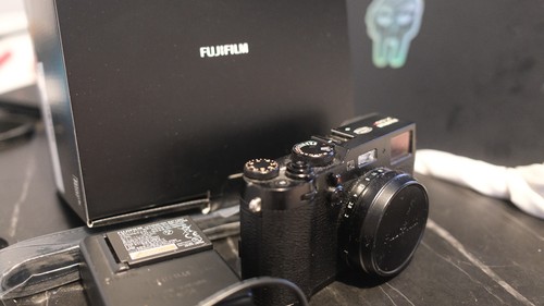 Fujifilm x100f new - fujifilm, box