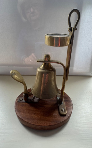 Desk brass bell with - , compas