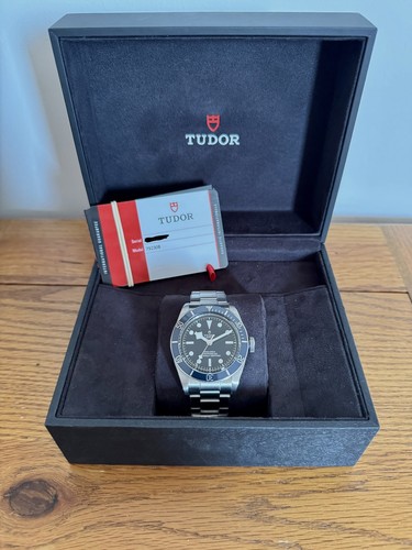 Tudor black bay 79230b - tudor,