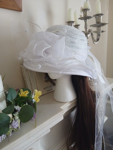 Wedding hats and fascinators - hats,