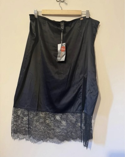 Marks and spencer size 22 - and,