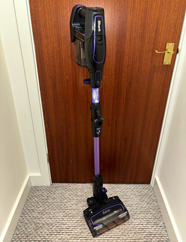 Shark cordless stick vacuum - cordless,