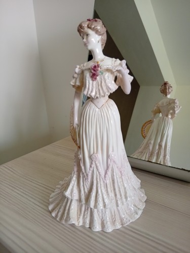 Coalport figurine pretty - figurine, "pretty