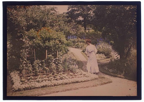 Autochrome photograph woman - autochrome,