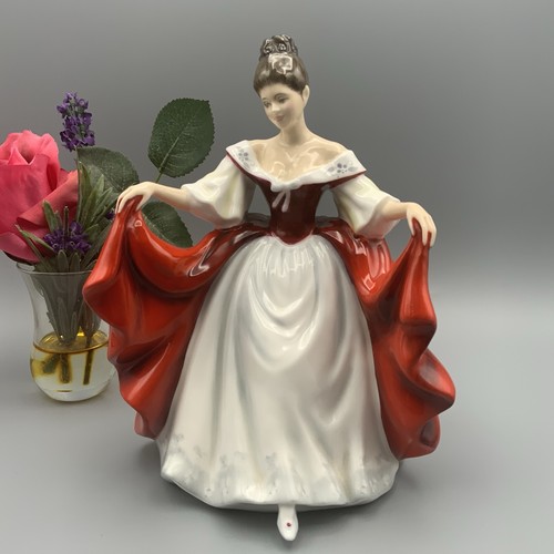 Royal doulton figurine sara - figurine,