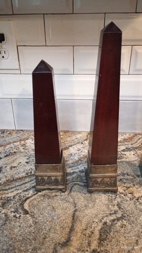 Vintage wooden obelisk - obelisk, with