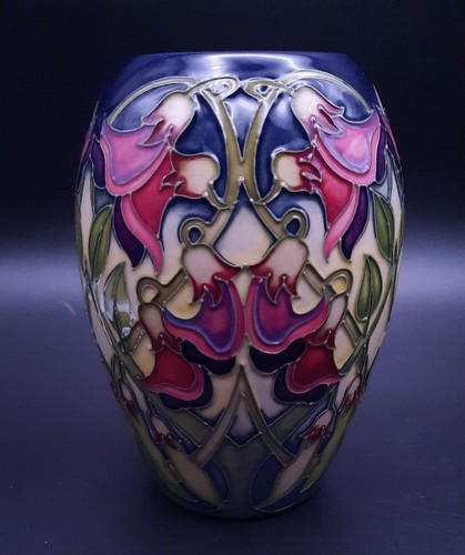 Moorcroft pottery sea pea - sea, vase