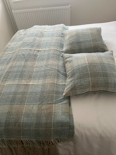 Laura ashley cranbourne - laura,