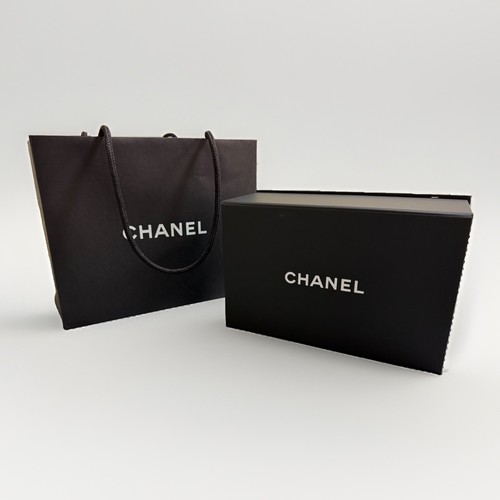 Authentic magnetic chanel gift - chanel,