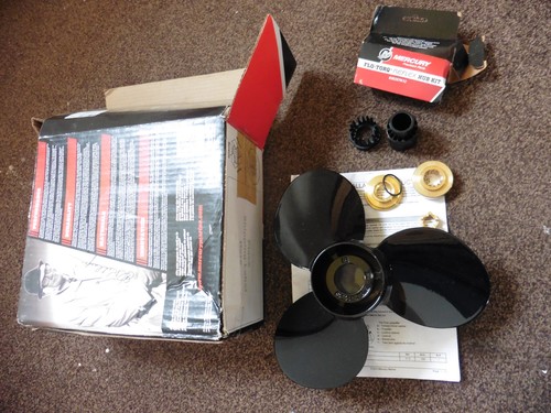 12x10 boat propellor mercury - boat,