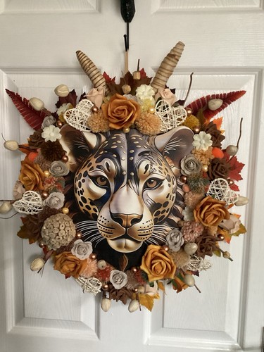 Large flower wreath - , featuring