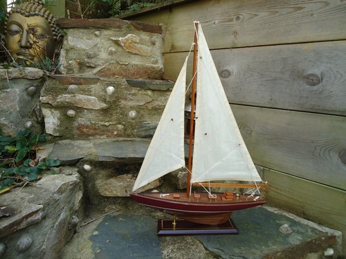 Model yacht brown teak cm - 62,