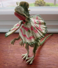 Jurrassic Park Dilophosauras Dinosaur Kenner Toy