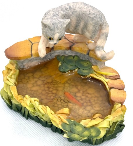 Vintage kitty cat fishing - cat, gold