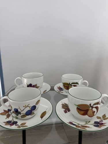 Royal worcester porcelain - royal,