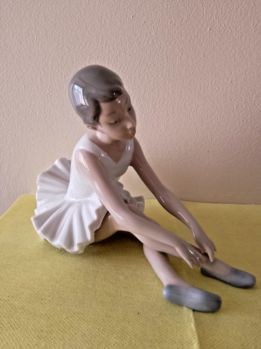 Lladro nao seated ballerina - lladro,