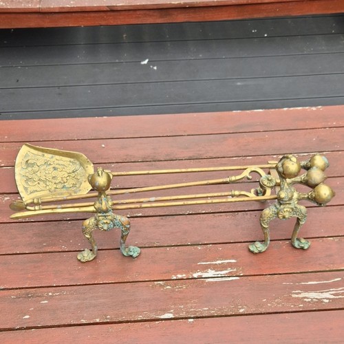 Antique brass ball top - brass,