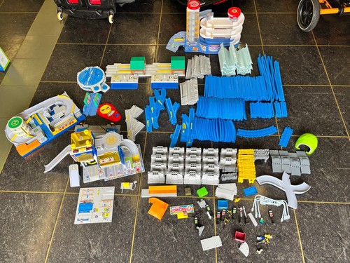 Huge 250 piece tomy - piece,
