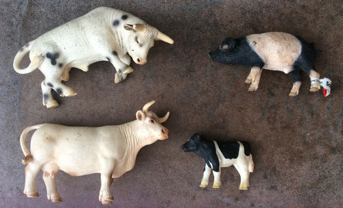 Schleich rodeo bulls retired - schleich,