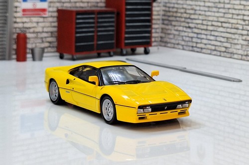 Ferrari gto 1984 yellow 1 - -,