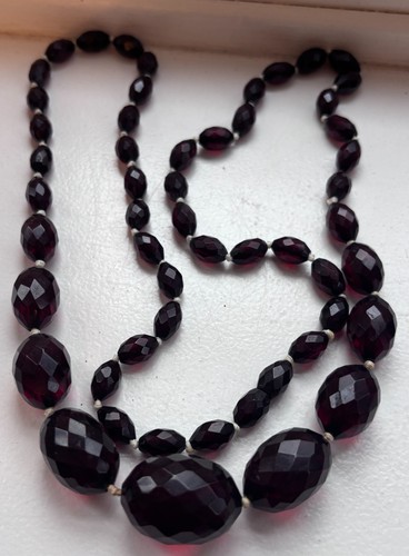 Vintage long faceted - dark, red