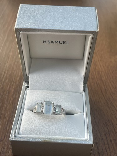 Beautiful 9ct white - white, gold