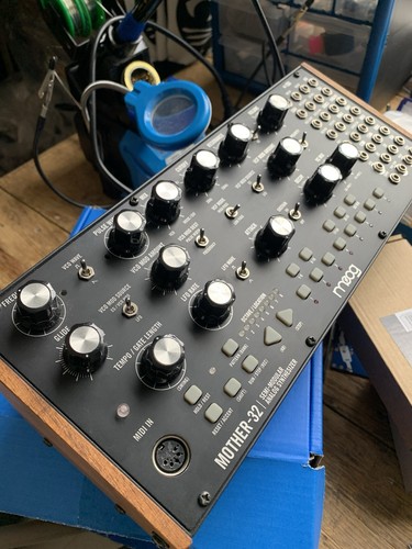 Moog mother semi - moog, 32