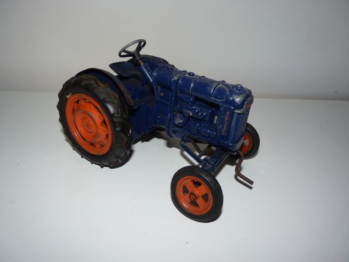Vintage chad valley - valley, fordson