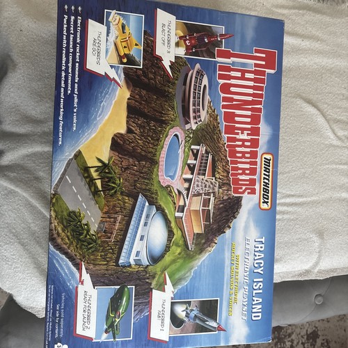 Matchbox thunderbirds tracy - matchbox,