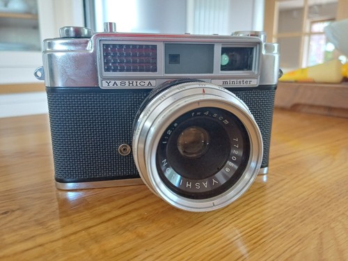 Yashica minister 35mm - minister-d,
