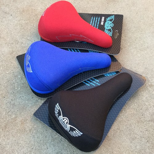 Racing flyer railed seat - railed,