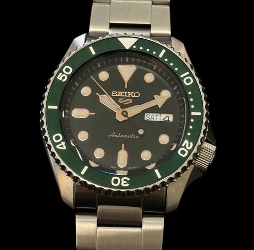 Seiko sports green men - seiko,