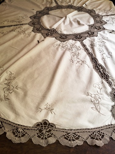 Vintage circular tablecloth - vintage,