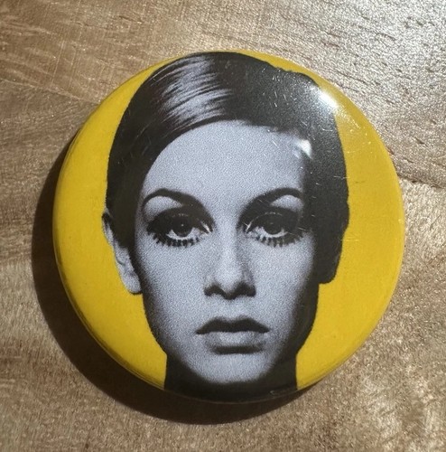 Twiggy fashion pin button - fashion,