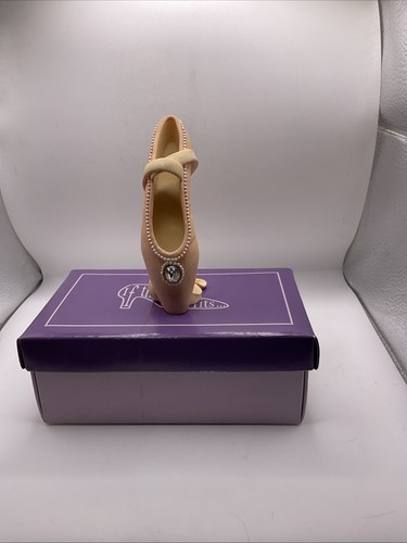 The shoe fits leonardo - the,