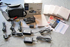 SONY HANDYCAM HDR-PJ200E PROJECTOR CAMCORDER HD VIDEO CAMERA & 16GB SDHC CARD