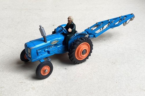 Corgi fordson power - corgi,
