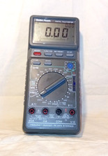 VINTAGE RADIOSHACK  22-168A  AUTO RANGE DIGITAL MULTIMETER    (BR12)