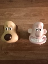 WALLACE & GROMIT Kingsmill Egg Cups and Toast Racks Novelty Toy Figures Rare