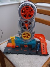 Hot Wheels Garage