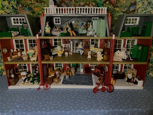 Large lot sylvanian families - large,