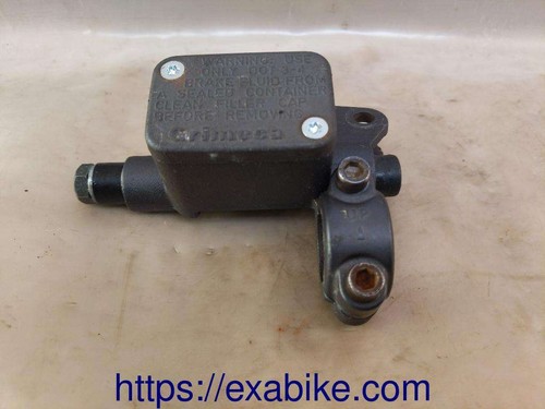 Front brake master cylinder