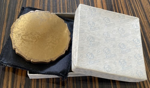Vintage stratton powder - vintage,