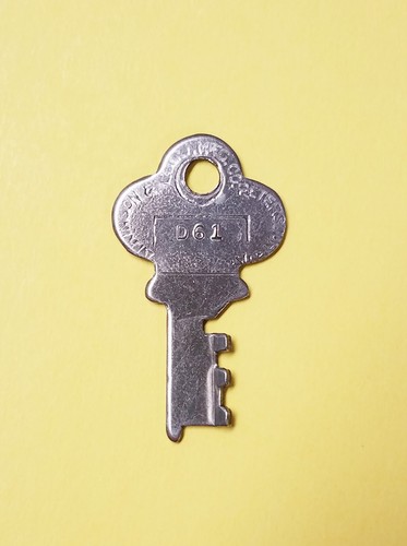 Vtg key d61 - d61, long