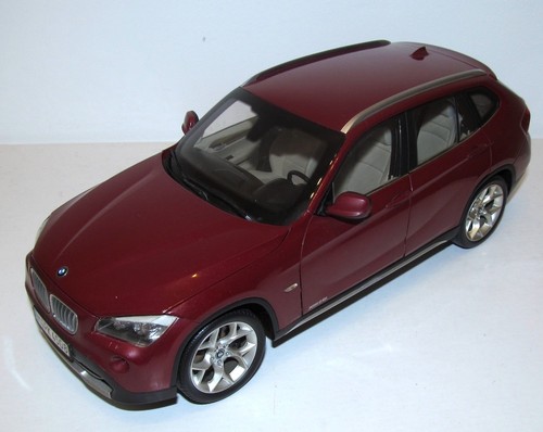 Kyosho bmw in red - 1/18,