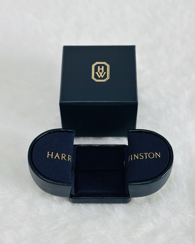 Harry winston ring - winston, box