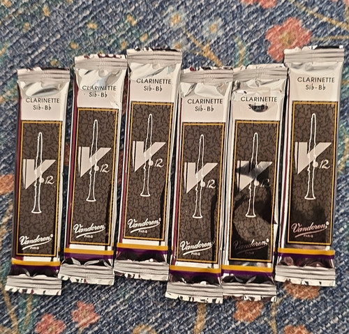Vandoren v12 clarinet reeds - vandoren,