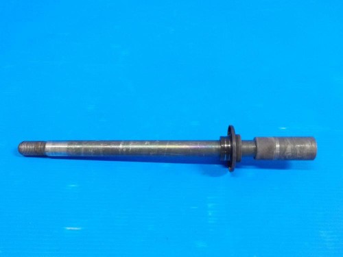 5ru251811000 front wheel axle - front,