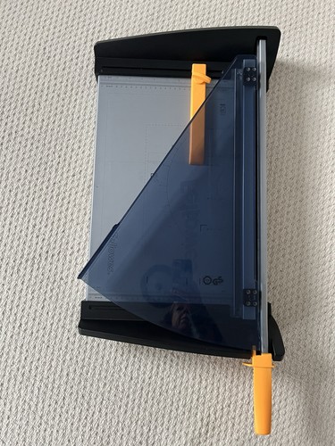 Fellowes plasma guillotine - fellowes,